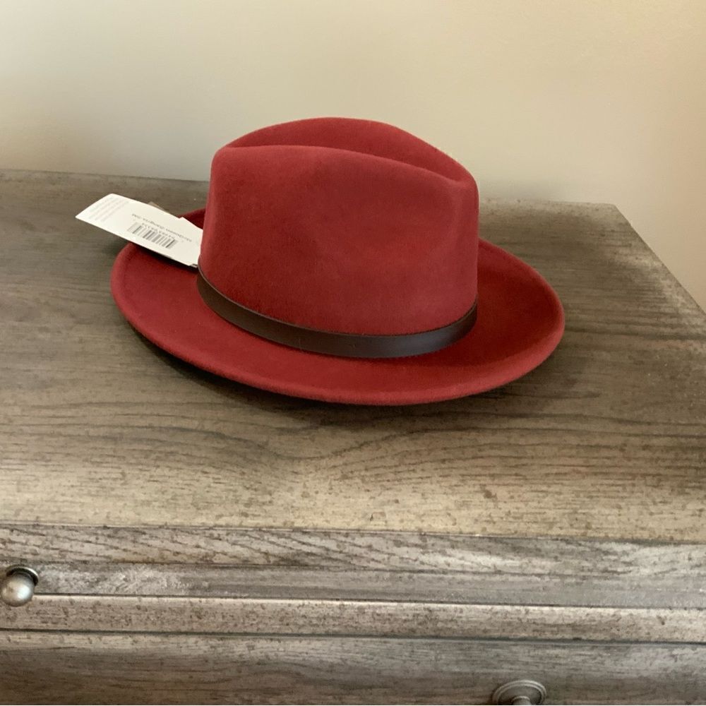 Lightweight Soft 100% Wool Sangria Women’s Fedora Hat w/ Leather Band NWT